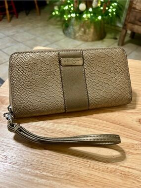 Jessica Simpson Metallic Gold Faux-Snakeskin Wristlet Wallet